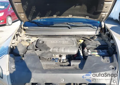 2014 Jeep Cherokee Latitude z USA, uszkodzony, nr VIN 1C4PJMCB7EW208347